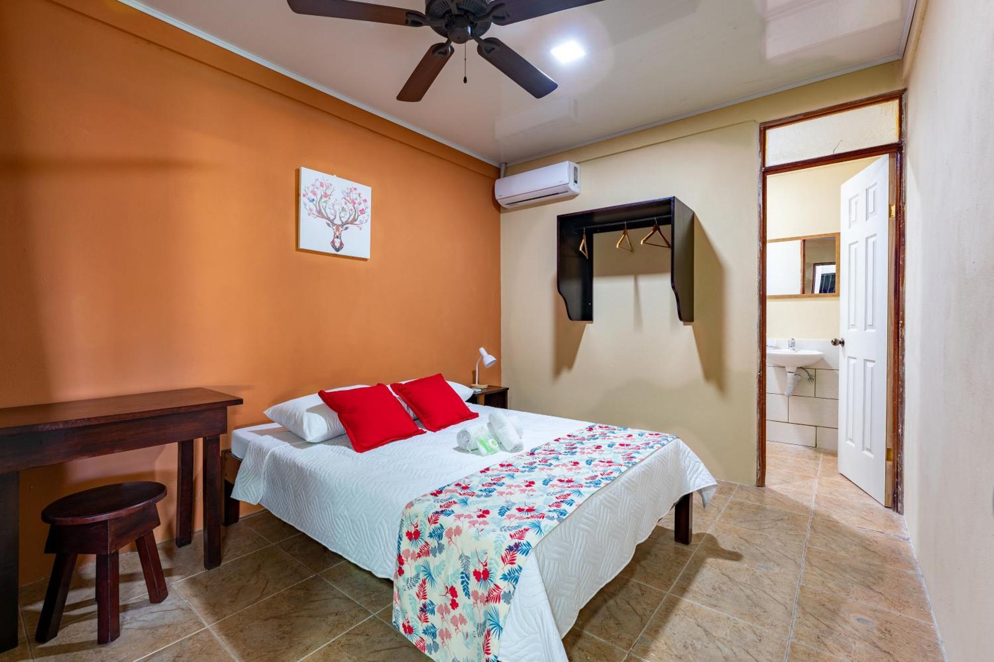 ليبيريا El Cocobolo Food&Rest Room 4 Bed And Breakfast Wifi Ac Pkg Gratis المظهر الخارجي الصورة