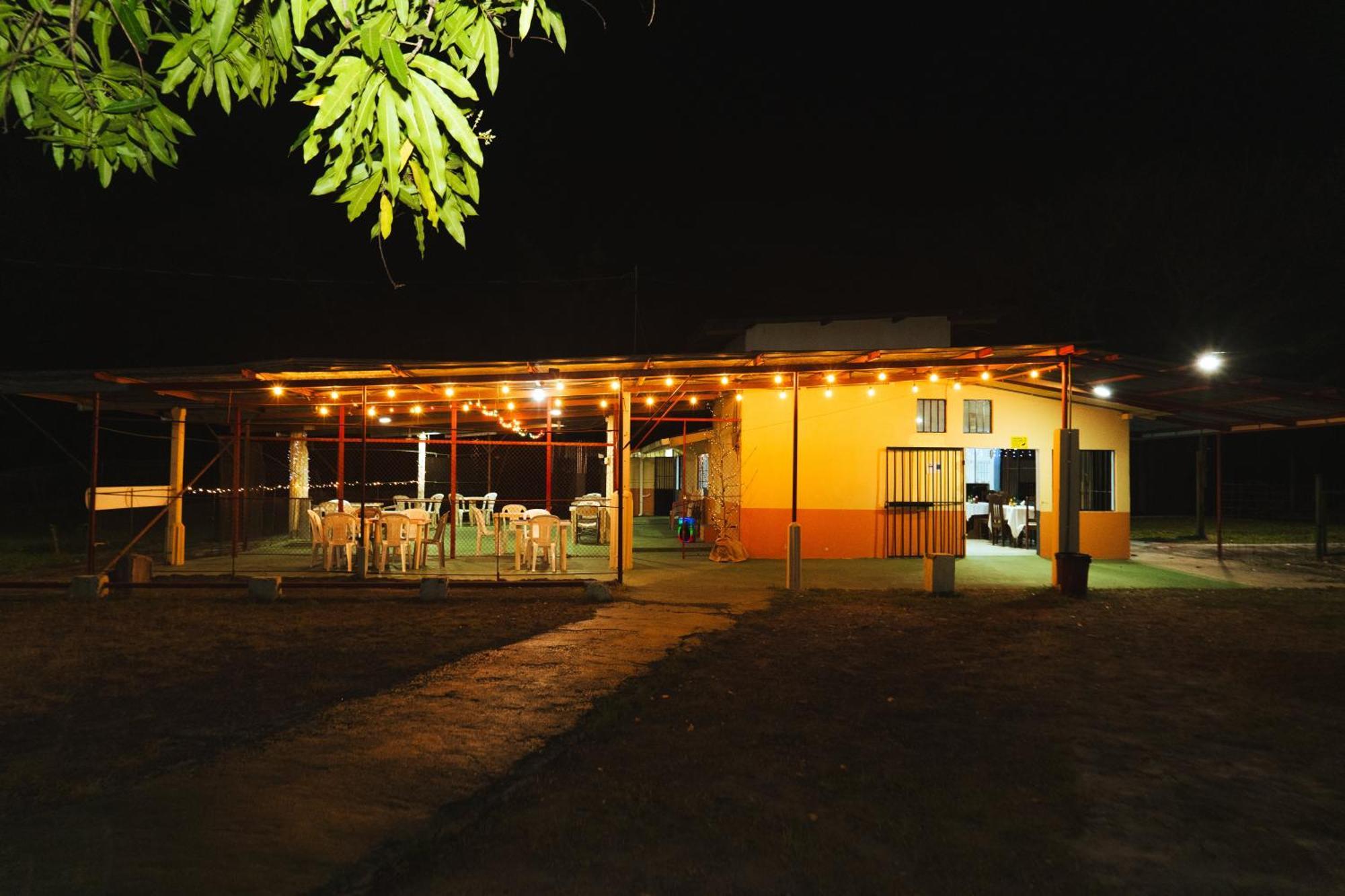 ليبيريا El Cocobolo Food&Rest Room 4 Bed And Breakfast Wifi Ac Pkg Gratis المظهر الخارجي الصورة