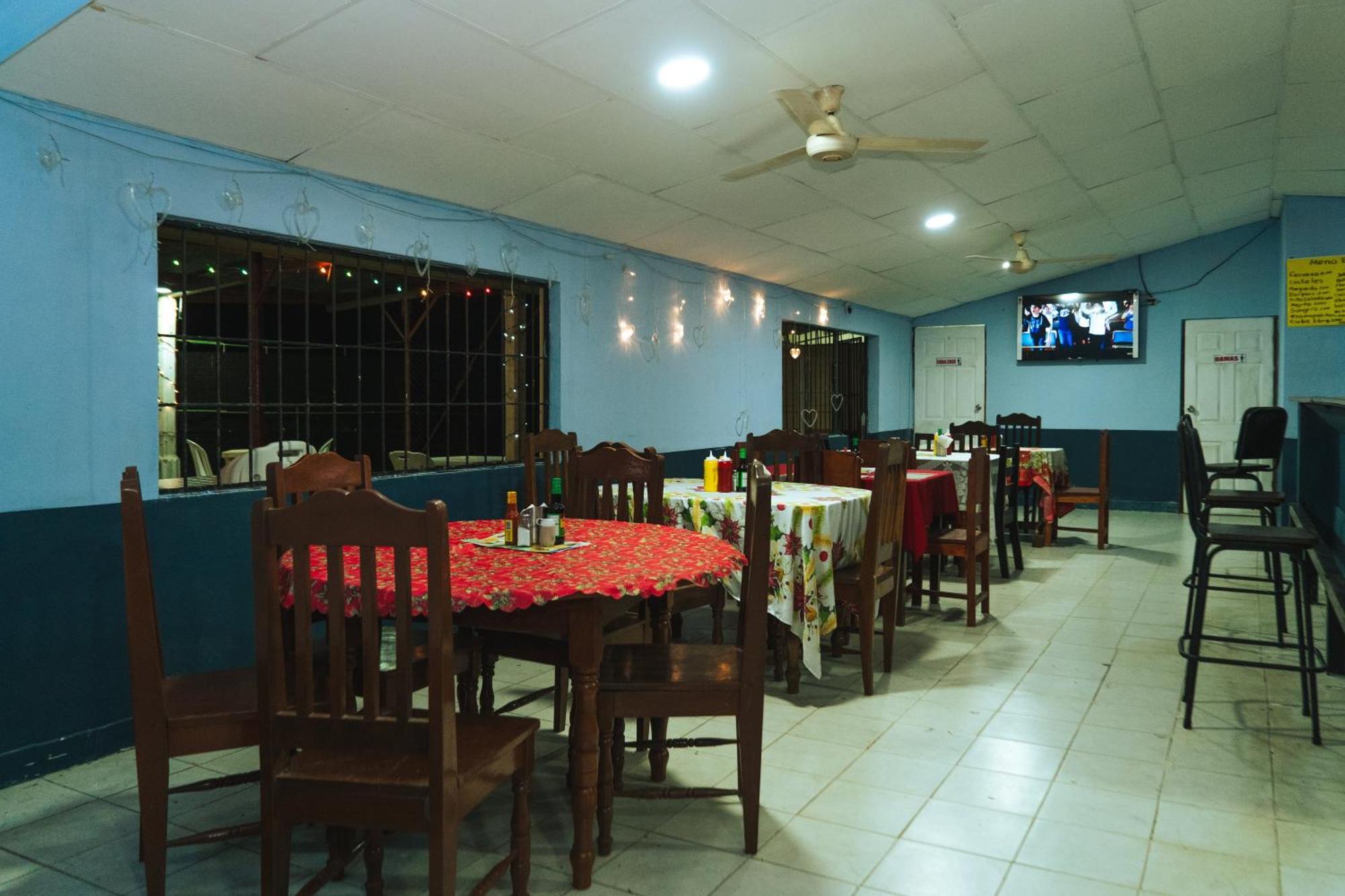 ليبيريا El Cocobolo Food&Rest Room 4 Bed And Breakfast Wifi Ac Pkg Gratis المظهر الخارجي الصورة