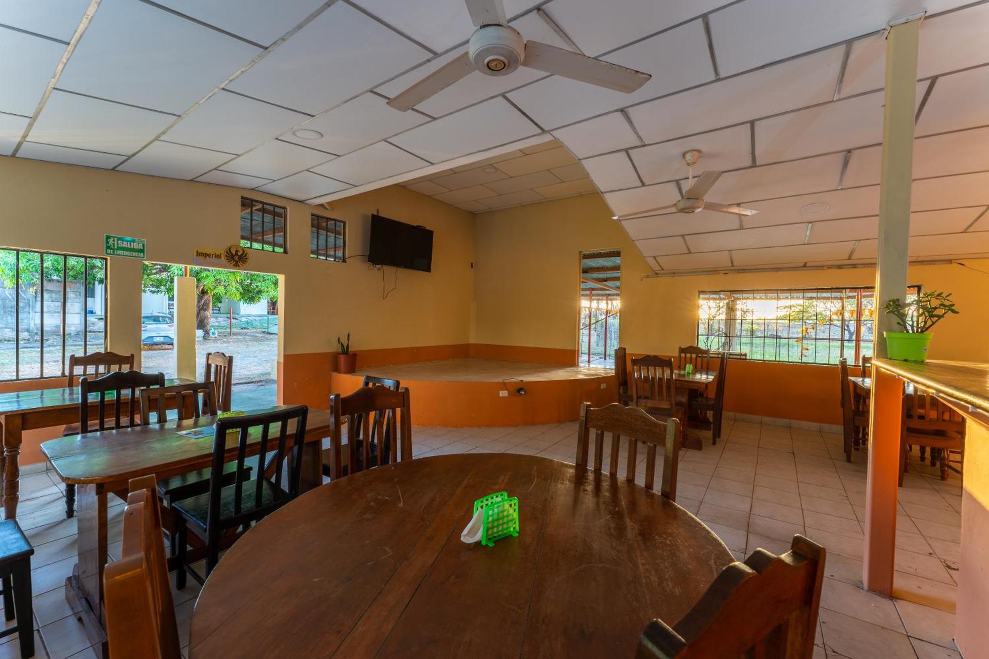 ليبيريا El Cocobolo Food&Rest Room 4 Bed And Breakfast Wifi Ac Pkg Gratis المظهر الخارجي الصورة