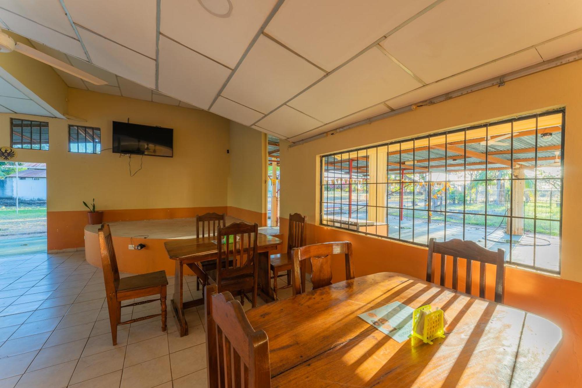 ليبيريا El Cocobolo Food&Rest Room 4 Bed And Breakfast Wifi Ac Pkg Gratis المظهر الخارجي الصورة